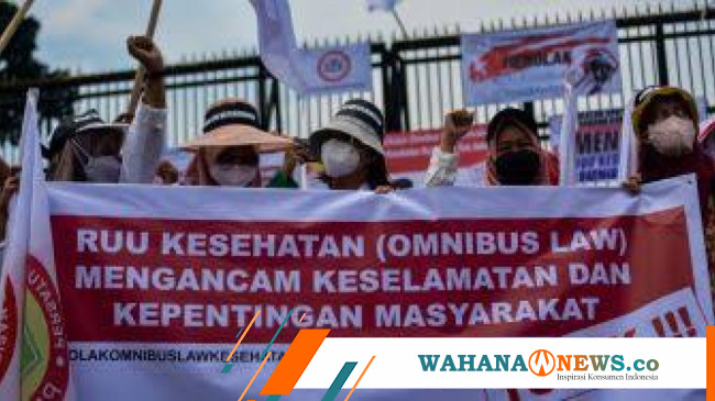 Ratusan Nakes Dan Dokter Unjuk Rasa Suarakan Tolak RUU Omnibus Law