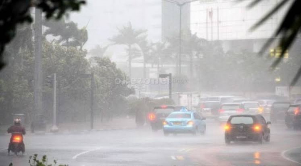 BMKG: DKI Jakarta Berawan-Hujan Seharian