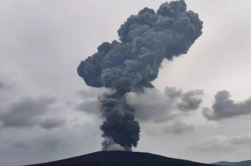 Sejak Awal Tahun, Gunung Anak Krakatau Tercatat 4 Kali Erupsi