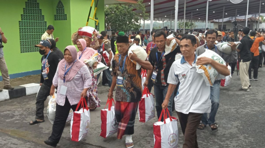 Presiden Jokowi: Bantuan Pangan Cadangan Beras Disalurkan Januari–Maret 2024