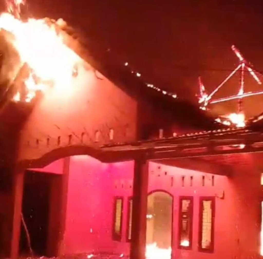 Rumah Dosen UIN Fatmawati Soekarno Bengkulu Dilalap Api, Bangunan dan Kandang Ayam Ludes Terbakar