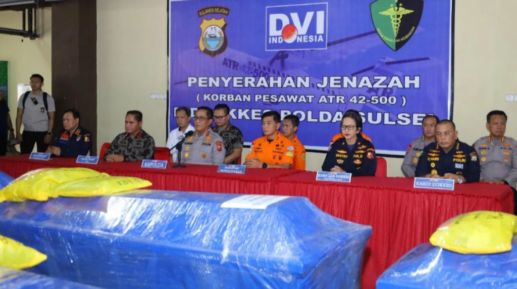 Identifikasi Tuntas, Tim DVI Serahkan Tujuh Jenazah Korban ATR 42-500 ke Keluarga