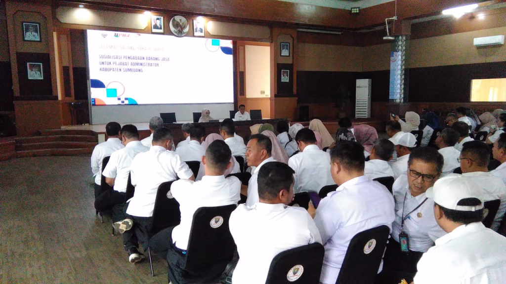 99 Pejabat Administrator Pemkab Sumedang Ikuti Sosialisasi Pengadaan Barang dan Jasa