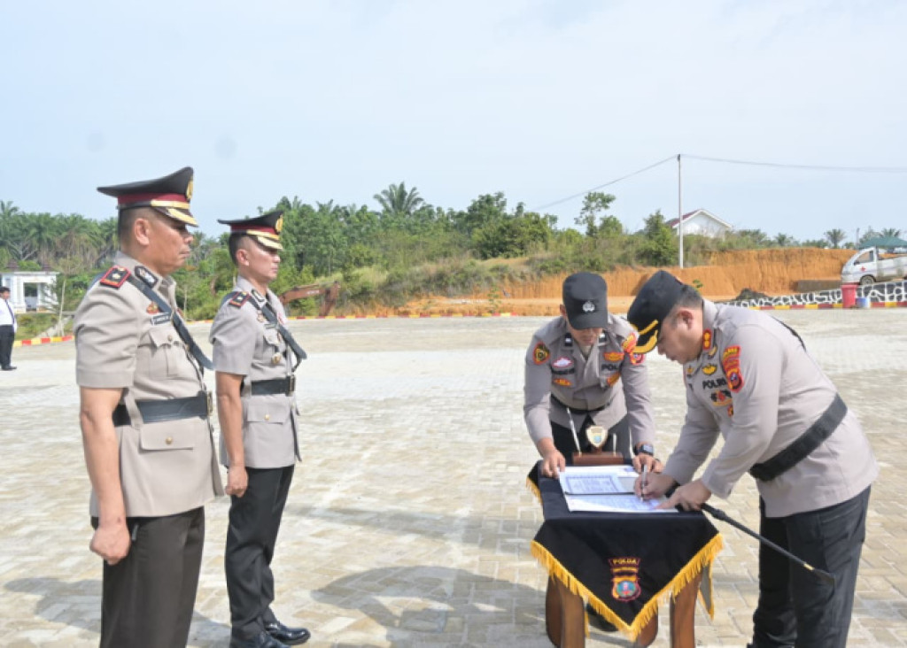 AKBP Aditya Tegaskan Tanggung Jawab dalam Sertijab Wakapolres dan Kapolsek Silangkitang