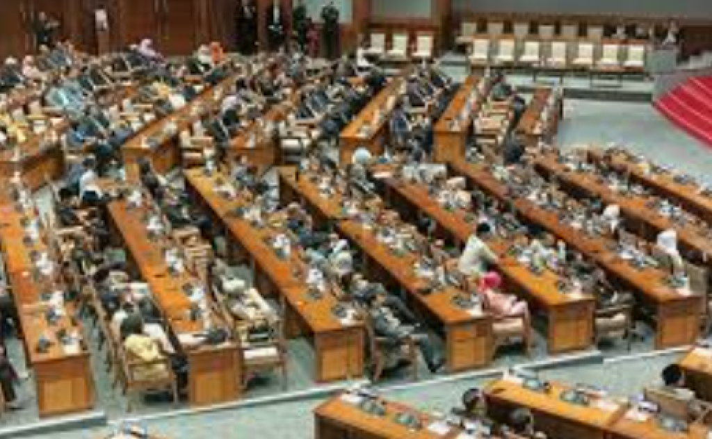 Anggaran Makan Minum Pemda Rp1 Miliar Sehari, DPR: Tak Masuk Akal!