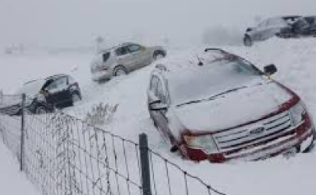 Badai Salju: Pantai Timur AS Membeku, Transportasi dan Layanan Publik Lumpuh