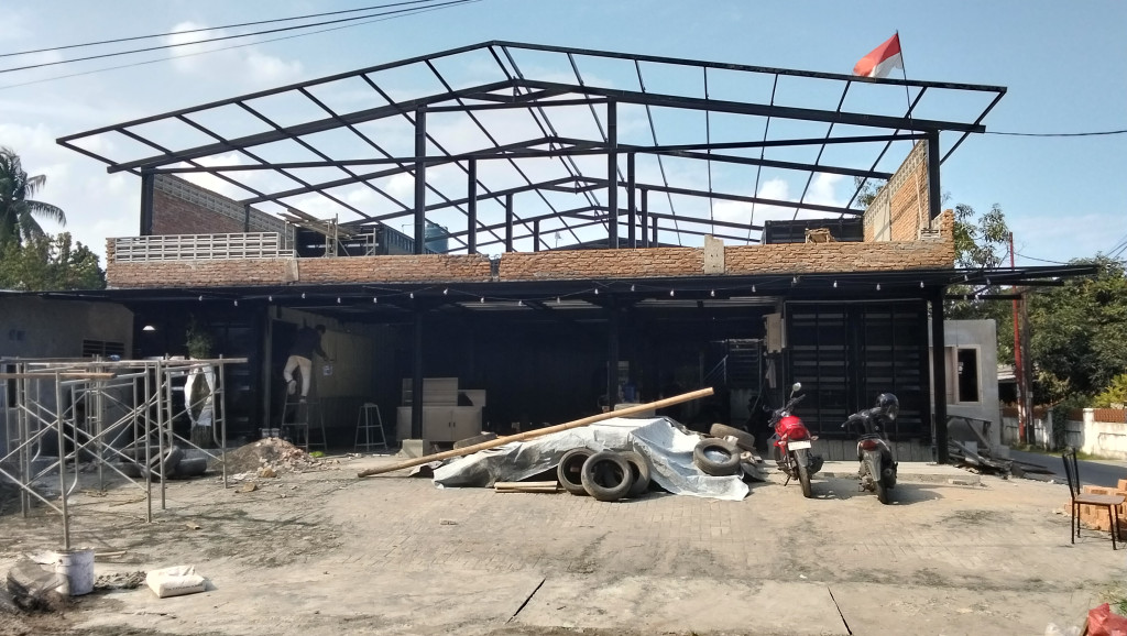 Bangunan Kafe Mewah Tanpa PBG Bebas Berdiri di Jalan Setia Jadi Medan