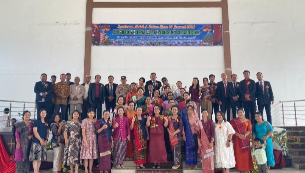 Bersatu Dalam Kasih Kristus, Membangun Kekompakan Guru dan Siswa Tema Syukuran Natal dan Tahun Baru 2026 SMAN 1 Simanindo