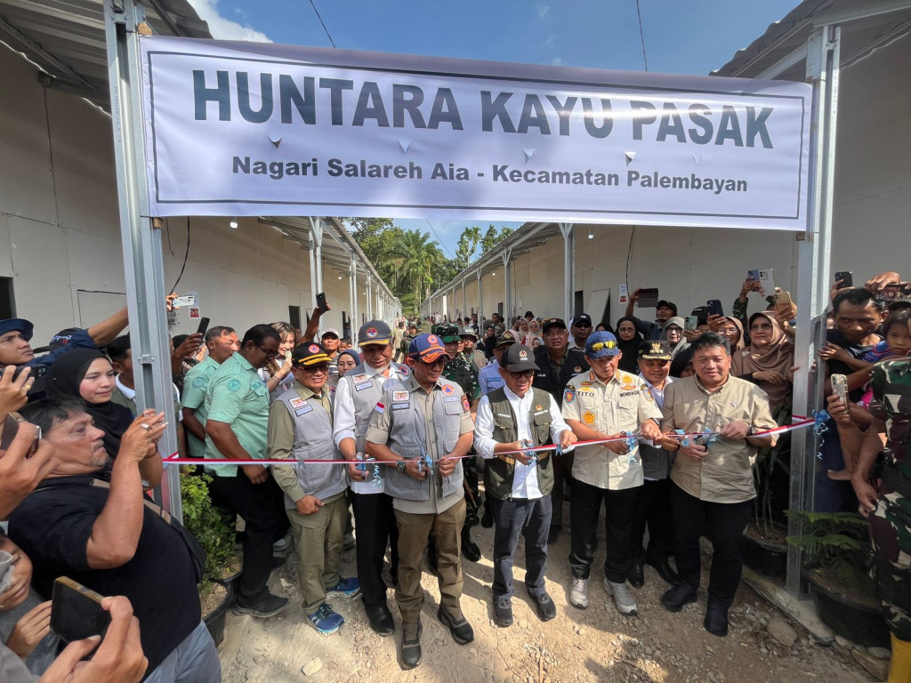 BNPB Dampingi Menko PMK dan Mendagri Resmikan Ratusan Hunian Sementara di Sumatera Barat