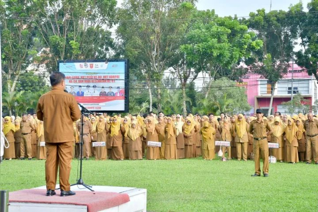 Bupati Agam Pimpin Apel Gabungan ASN
