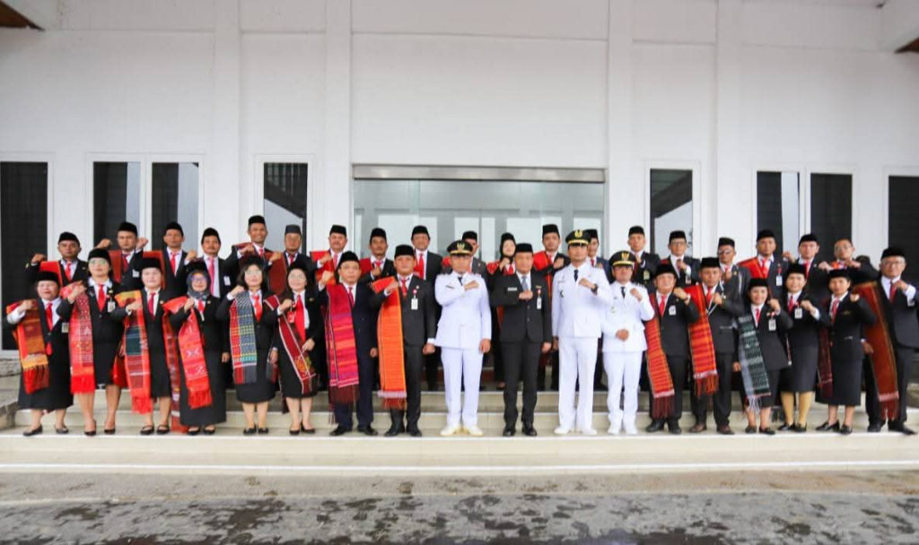 Bupati Humbahas Lantik 59 Orang Pejabat Administrator dan Pengawas