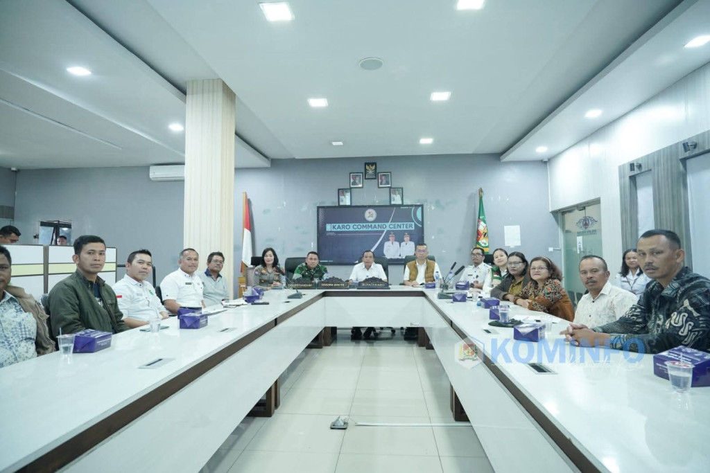 Bupati Karo Hadiri Panen Raya dan Pengumuman Swasembada Pangan Dengan Secara Virtual.