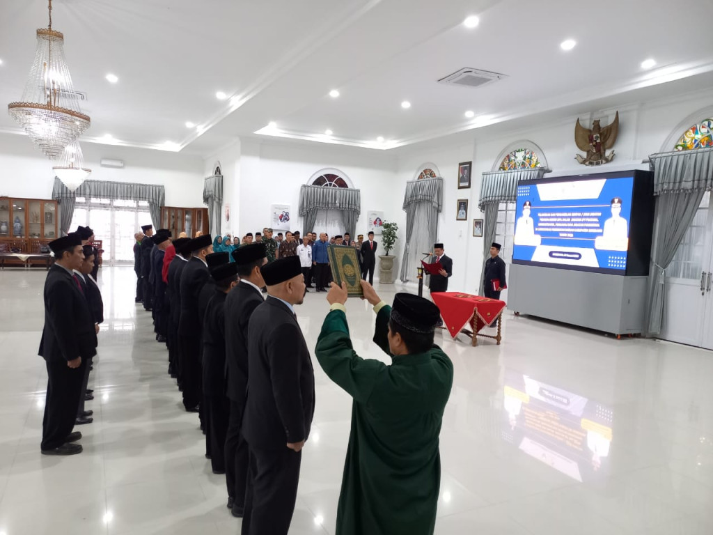 Bupati Sumedang Lantik 28 Pejabat, Tekankan Integritas dan Kinerja Berkualitas