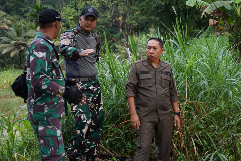 Bupati Tapanuli Utara Tinjau Pembangunan Jembatan Pascabencana di Purbatua