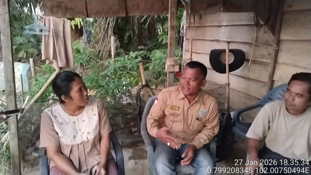 Diduga Akibat Terlalu Vokal Bongkar Kejanggalan Dana BOS, Guru 14 Tahun Mengabdi Dirumahkan, Kepsek SDN 024 Hulu Peladangan Bungkam