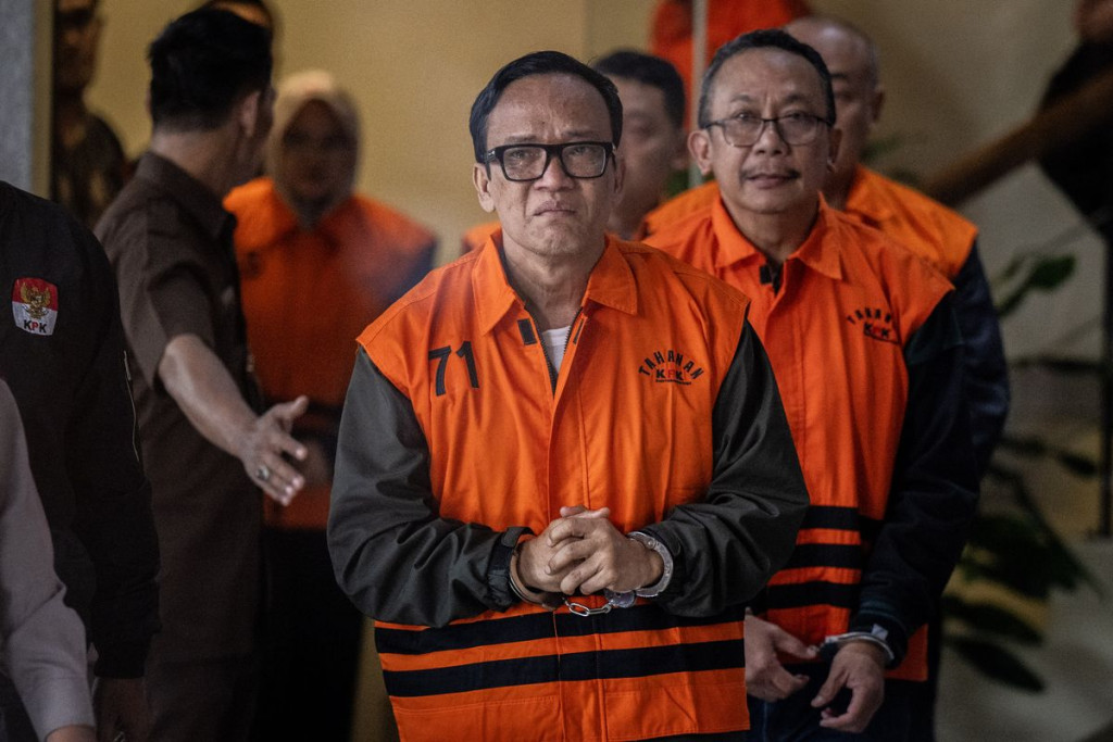 Duduk di Kursi Terdakwa, Noel Ebenezer Jalani Sidang Perdana