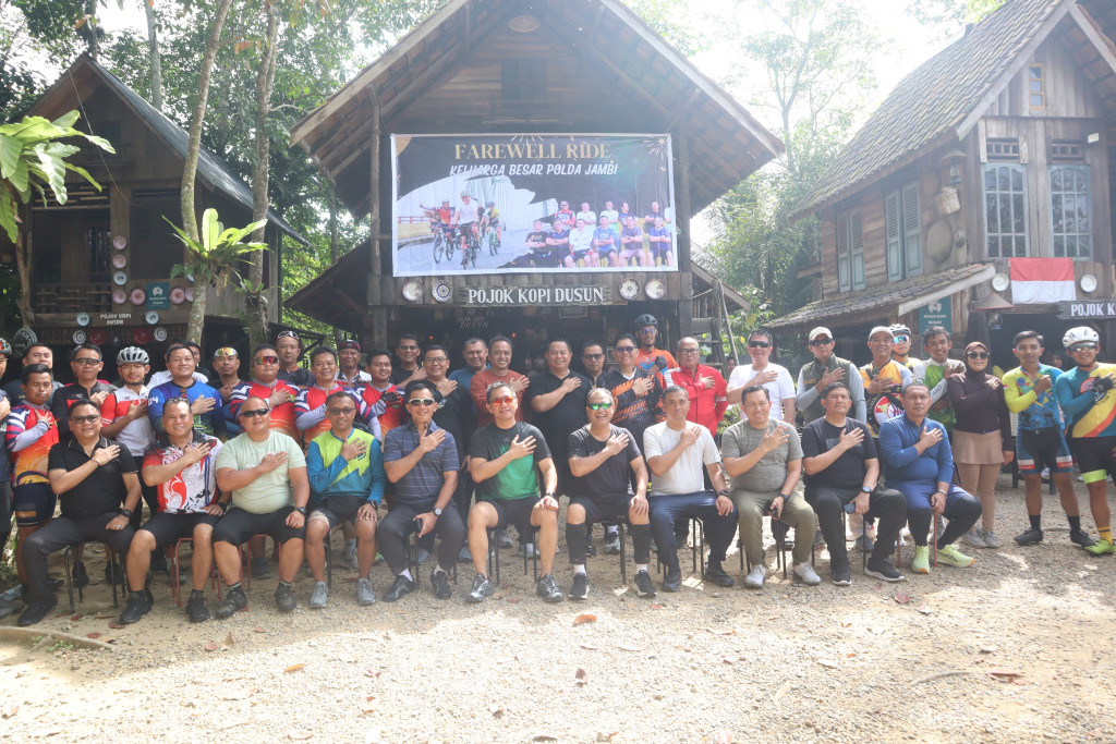 Farewell Ride Polda Jambi Bersama Insan Pers dan Komunitas Sepeda, Kapolda: Bentuk Penghormatan untuk Waka Polda