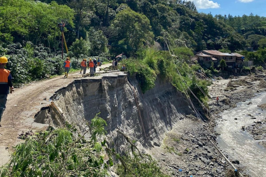 Hadapi Medan Sulit, PLN Terus Upayakan Pemulihan Listrik di Desa Terisolir Aceh