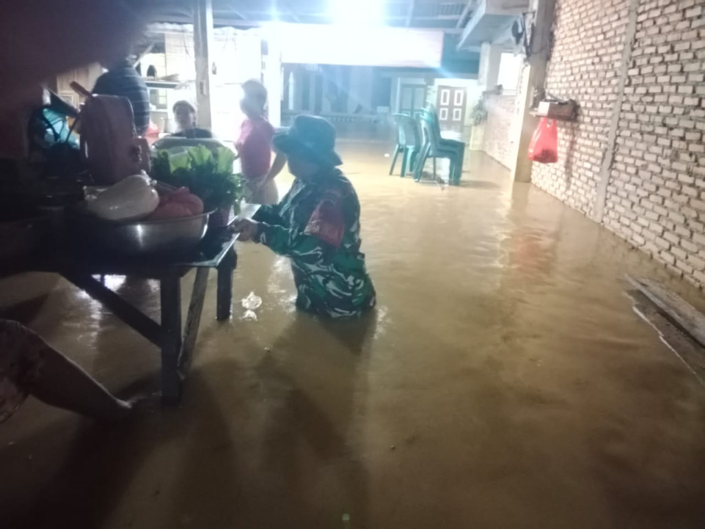Hujan terus menerus Kelurahan Pekan Kuala dilanda banjir