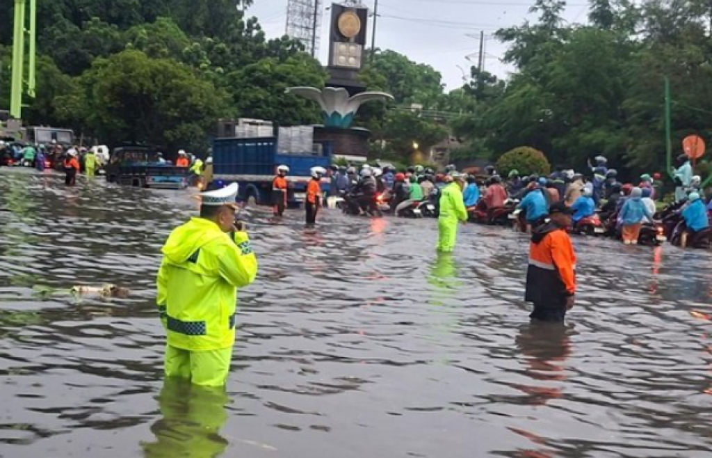 Jakarta Terendam Tiga Hari, Banjir Lumpuhkan Ibu Kota dan Renggut Satu Nyawa
