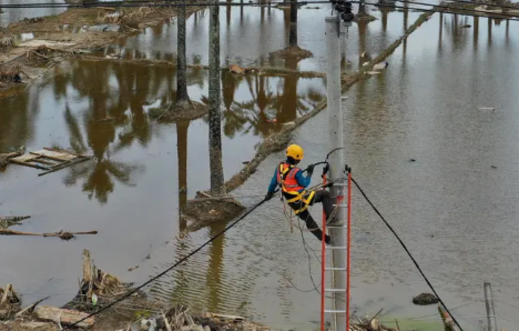 Jembatan Udara BNPB dan Kerja PLN Jangkau Wilayah Terisolasi Aceh Tengah