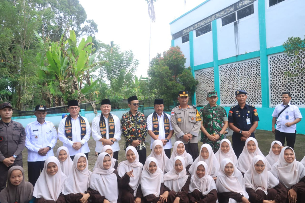 Kapolres Subulussalam Bersama Forkopimda Dampingi Kunjungan Kerja Menteri Kabinet Republik Indonesia