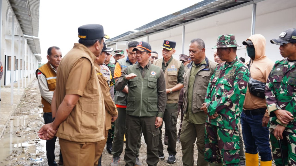 Kepala BNPB Tinjau Huntara dan Percepat Penyaluran Dana Tunggu Hunian di Aceh