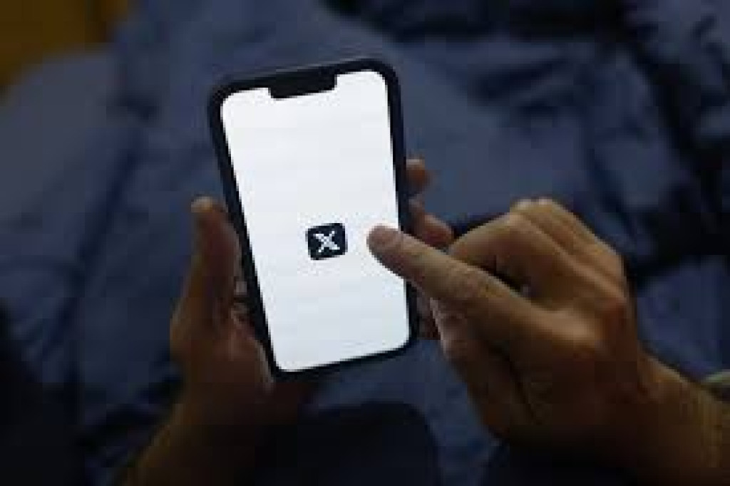 Komdigi Putus Sementara Akses Grok, Lindungi Publik dari Konten Pornografi AI