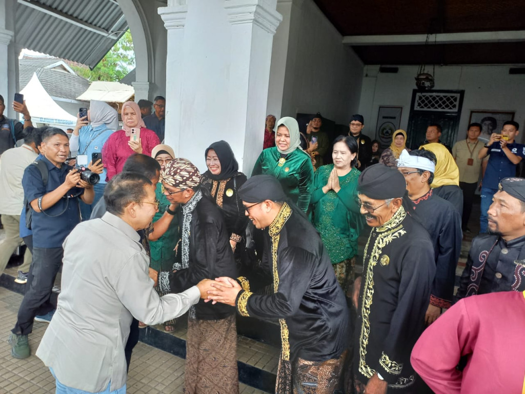 Kunjungi Sumedang, Menteri Kebudayaan RI Dorong Revitalisasi Situs Bersejarah