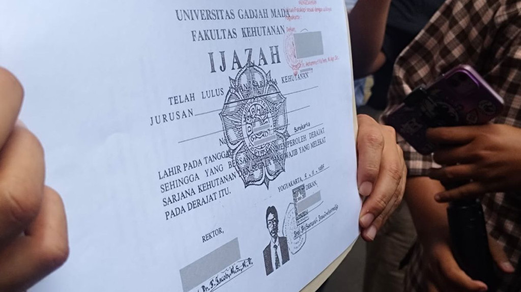 Majelis KIP Perintahkan KPU Serahkan Salinan Ijazah Jokowi ke Pemohon