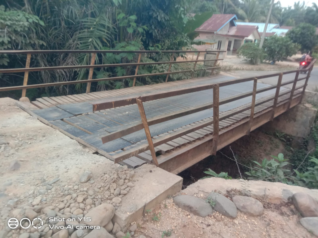 Masyarakat Desa Ujung Batu 5 Harapkan PMA Segera Renovasi Jembatan