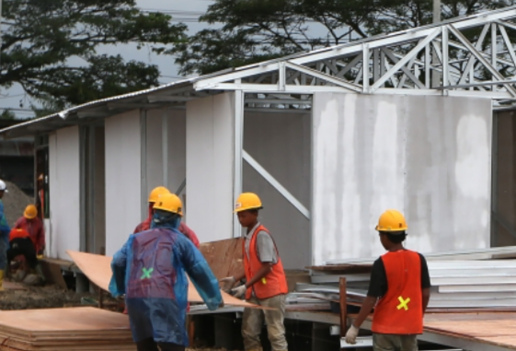 Negara Hadir Sejak Hari Pertama, PLN Terangi 600 Huntara Aceh Tamiang