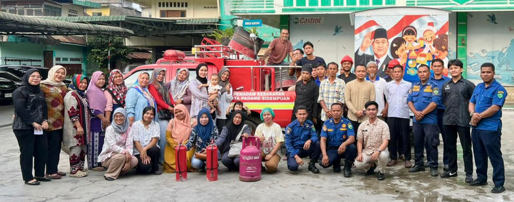 Perdana di Sumut, Pegawai Dapur SPPG Padangsidimpuan Dilatih Damkar Hadapi Resiko Kebakaran
