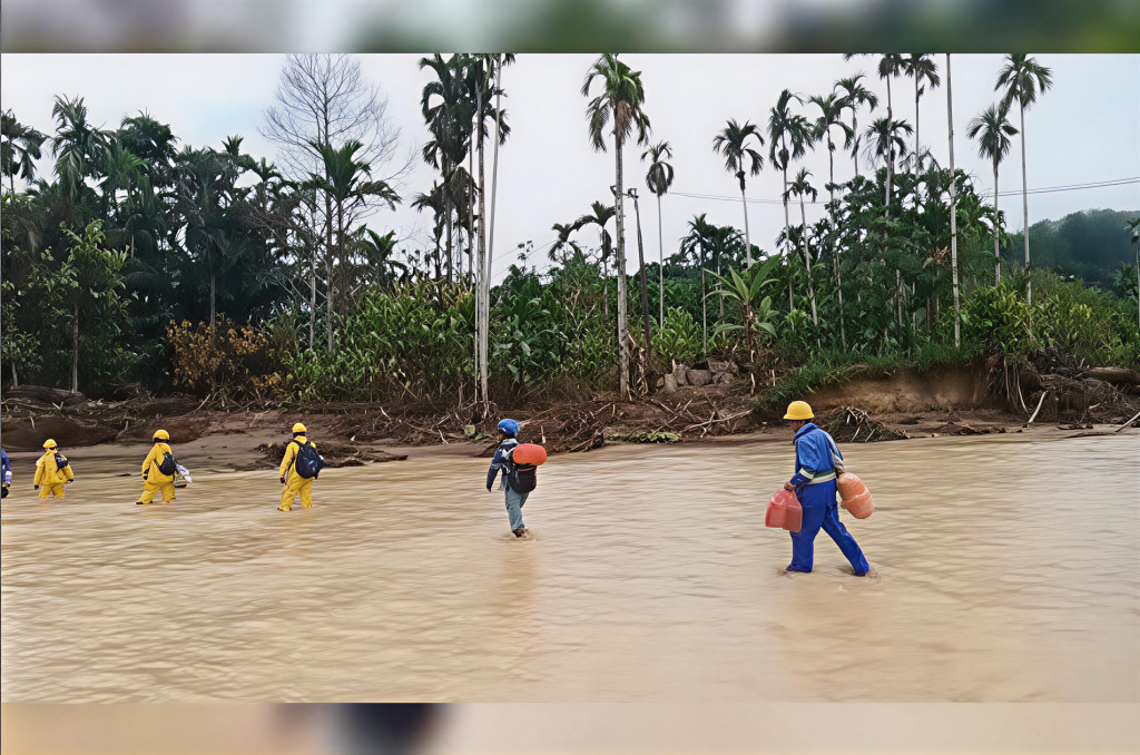 PLN Tak Pernah Menyerah: Perjalanan 40 KM Demi Terangi Setiap Rumah di Desa Terpencil Aceh