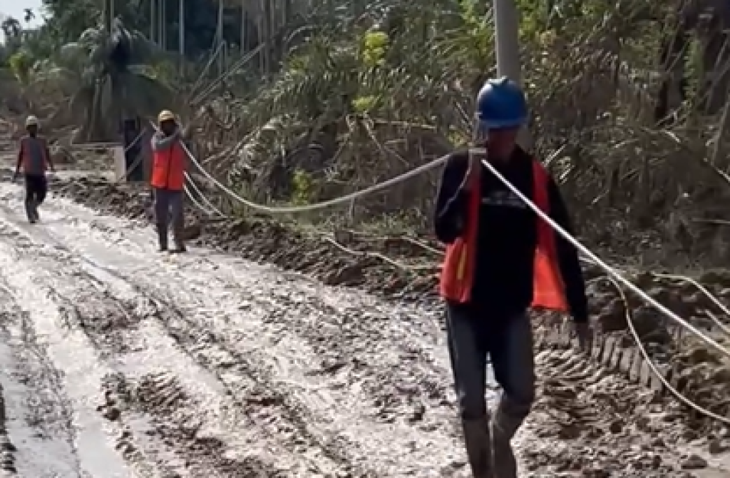 PLN Tunjukkan Resiliensi Infrastruktur Energi di Tengah Banjir Beruntun