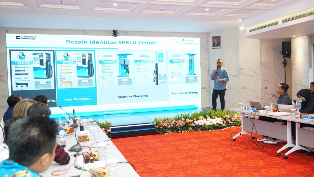 PLN UID Jakarta Raya Perkuat Ekosistem Kendaraan Listrik Lewat Kolaborasi Pengembangan SPKLU Center
