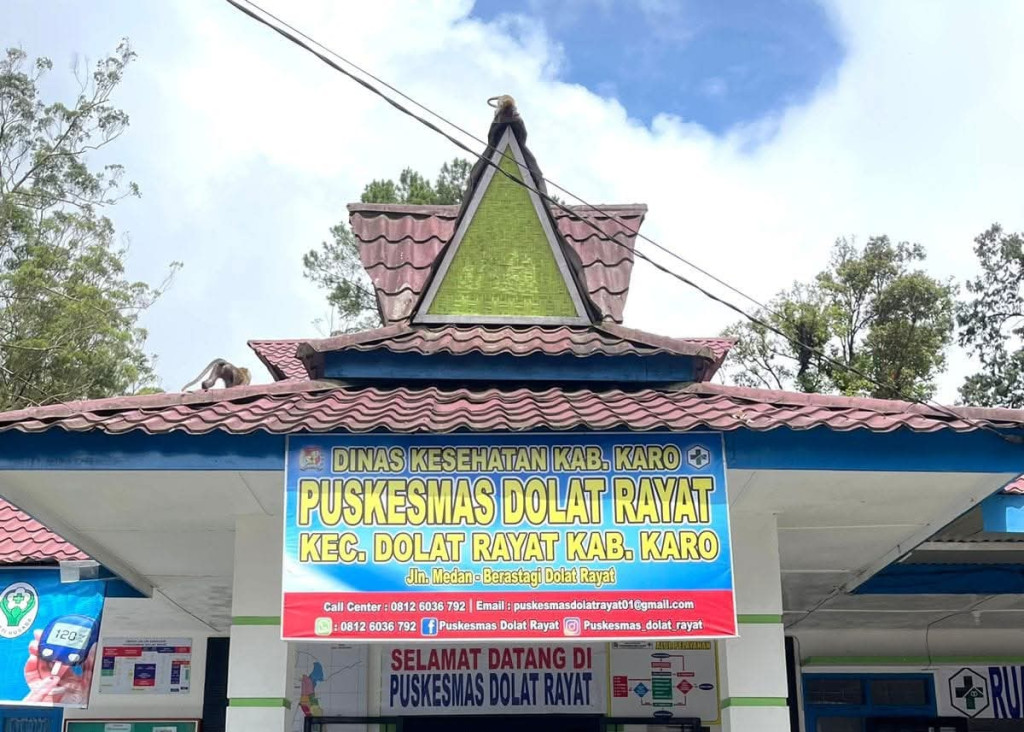 Plt Kapus Dolat Rayat Hindari Wartawan dan Terkesan Mengelak Untuk Dikonfirmasi.