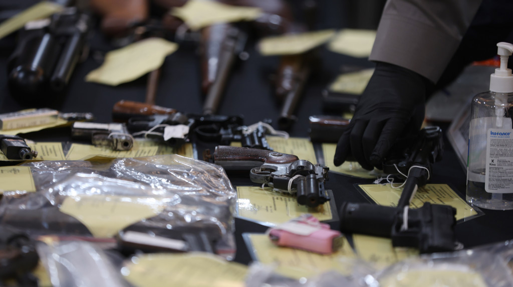 Polda Metro Jaya Ungkap Kasus Penyalahgunaan Senpi Ilegal dan Bahan Peledak