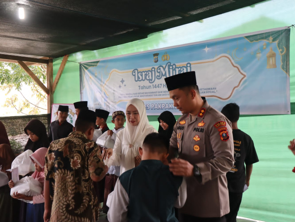 Polres Pakpak Bharat Laksanakan Isra Mi'raj Nabi Muhammad SAW 1447/ H - 2026 H Bersama Anak Yatim Piatu
