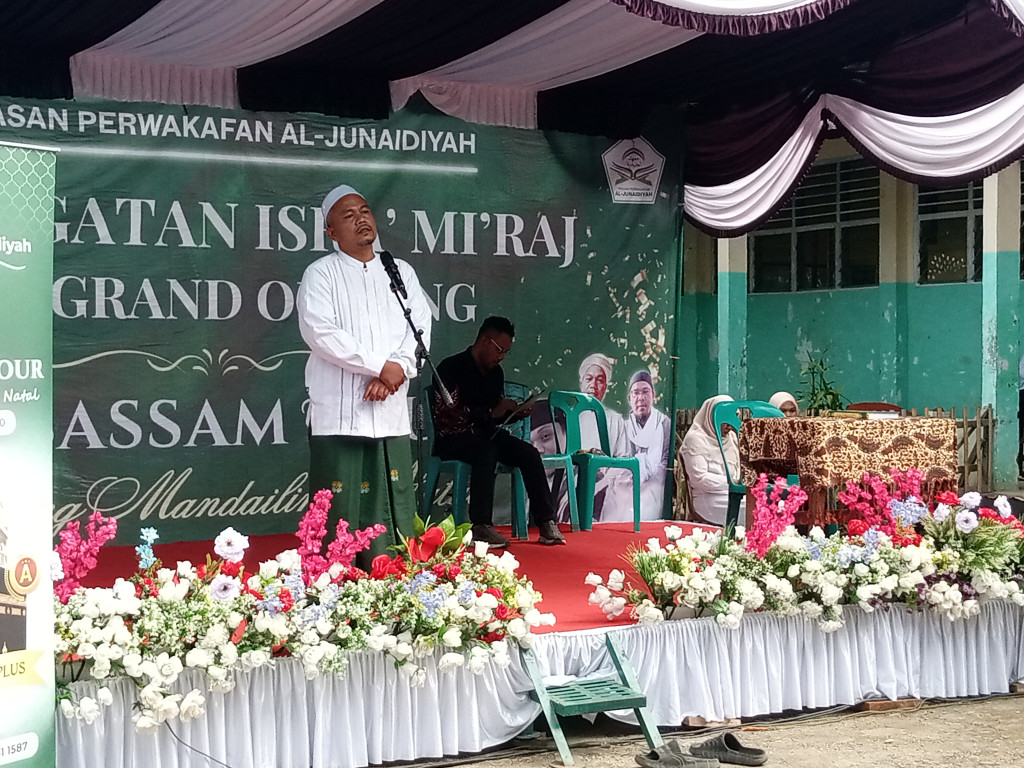 Ratusan Santri Al-Junaidiyah dan Warga Kecamatan PSM Khusyuk Peringati Isra Mi'raj Sekaligus Kenang Sejarah Pendiri