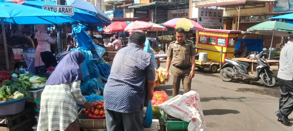 Satpol PP Padangsidimpuan Tegur PKL dan Tertibkan Banner, Tetap Persuasif dan Humanis