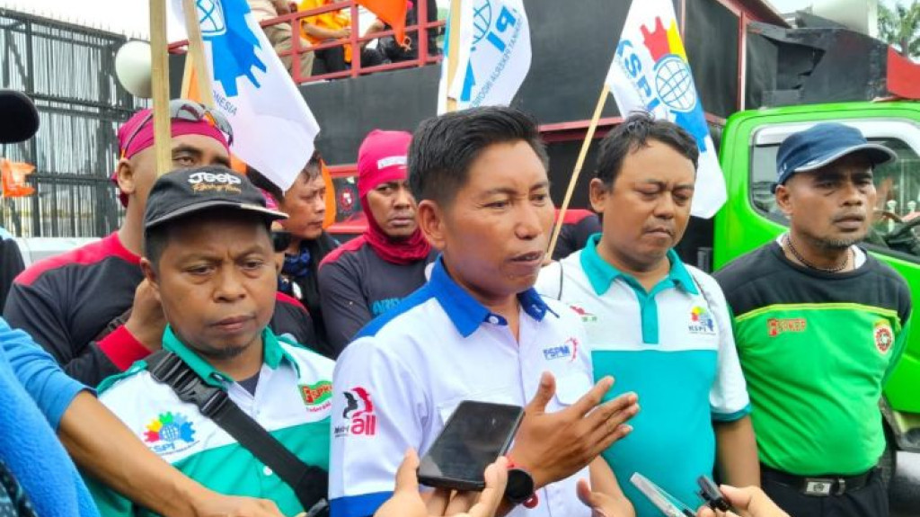 Serikat Pekerja Desak Penyesuaian Upah Minimum, Sambangi DPR dan Kemenaker