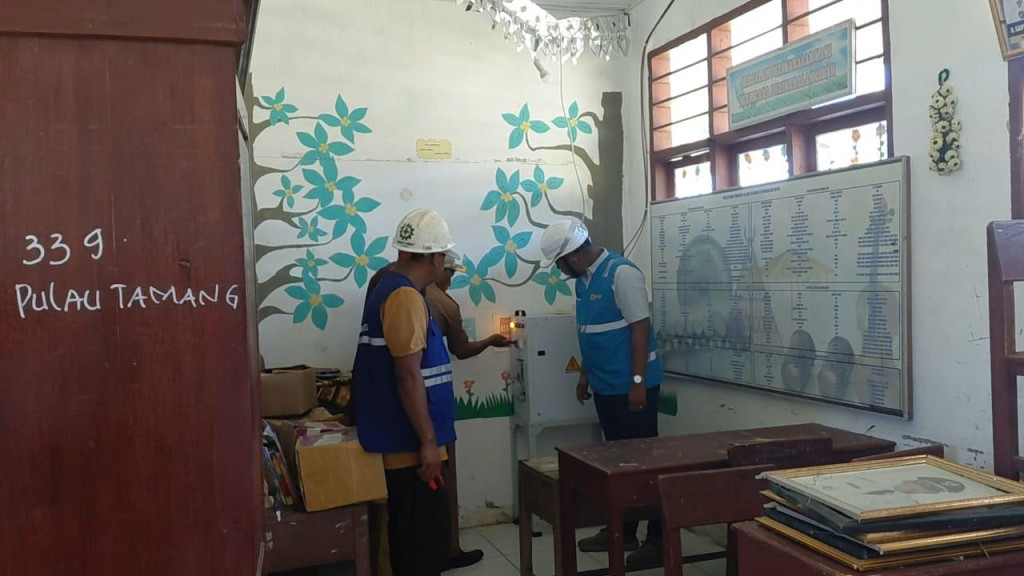 SuperSUN PLN Bawa Terang Harapan Pendidikan ke Pulau Terpencil Mandailing Natal