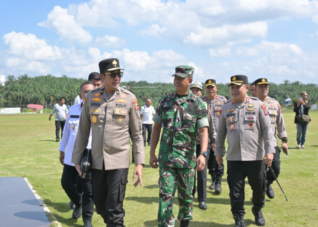 Tim Mabes Polri Tinjau Lokasi Rencana Pembangunan Asrama Polres Labuhanbatu Selatan