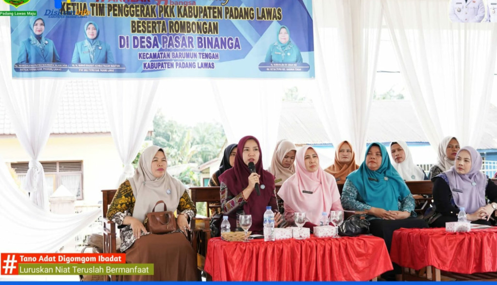 TP-PKK Kabupaten Palas Pererat Silaturahmi dan Komunitas dengan TP-PKK Kecamatan Barteng