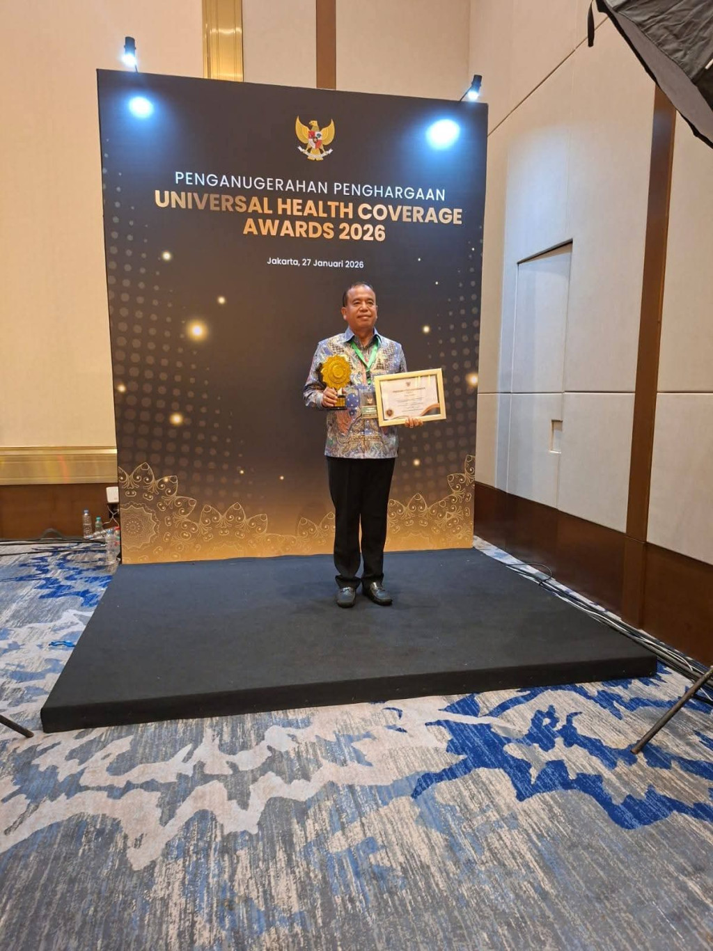 Wujudkan Jaminan Kesehatan, Bupati Karo Terima Penghargaan UHC Award 2026