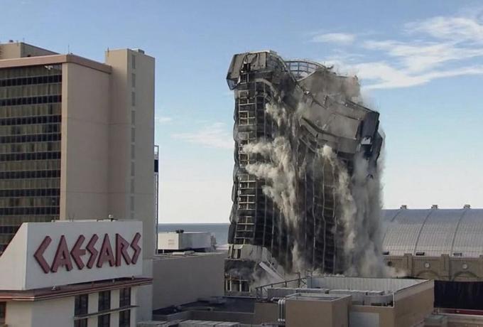 Kasino dan Hotel Trump Setinggi 39 Lantai Dirobohkan