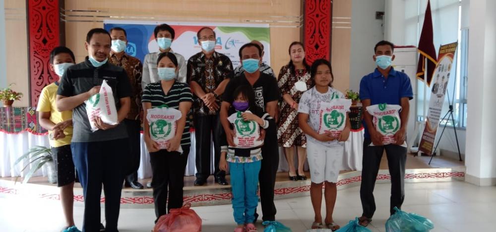 Dalam Rangka Peringatan Ulang Tahun ke-61, PT WIKA Serahkan CSR ke Kabupaten Samosir