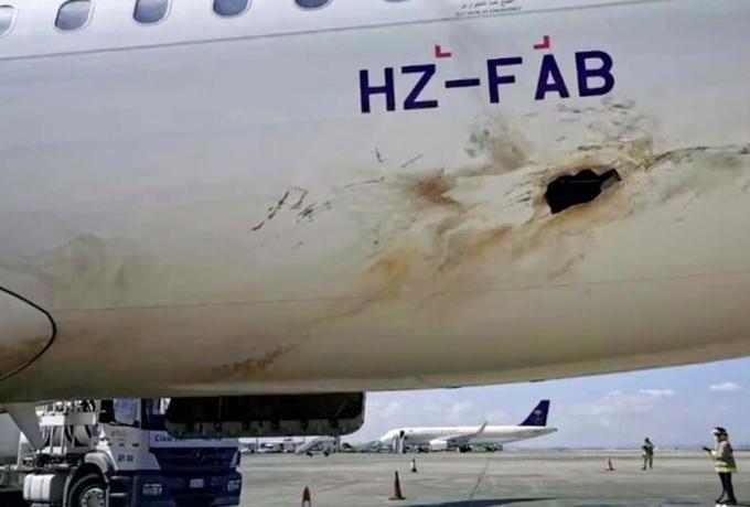 "Drone" Houthi Serang Arab Saudi, Pesawat Penumpang Kena Tembak