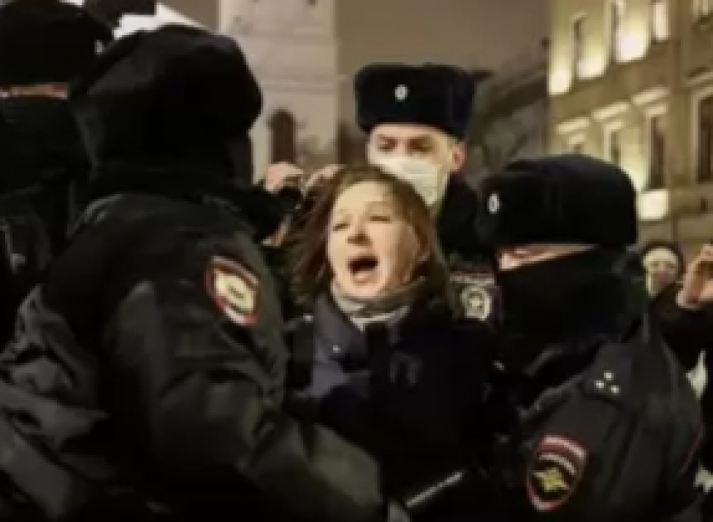 Ribuan Warga Rusia Melakukan Unjuk Rasa Tolak Negaranya Serang Ukraina